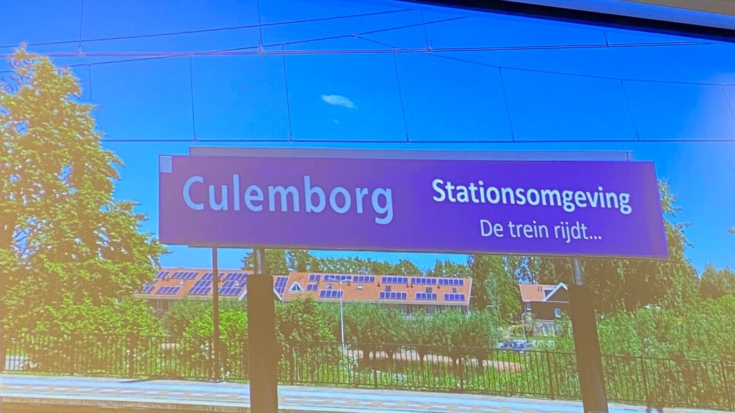 Culemborg Stationsomgeving de trein rijdt